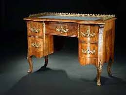 Ebay schreibtisch antik 1750 flämisch barock. Kleiner Schreibtisch In Barock Stil Hampel Kunstauktionen