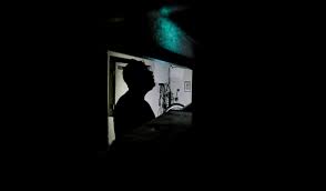 Por medio de redes sociales, circula un video en el que se observa que un grupo de médicos realiza una operación con la ayuda de la luz de un celular después de experimentar un apagón. Sin Luz Quedaron Valledupar Y Municipios De Guajira Por Dano En Subestacion La Fm