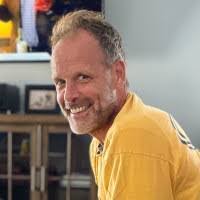 Linda Packham's Instagram, Twitter & Facebook