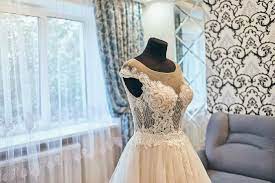 Check spelling or type a new query. Brautkleid Nach Der Hochzeit 13 Schone Kreative Romantische Verwendungsideen