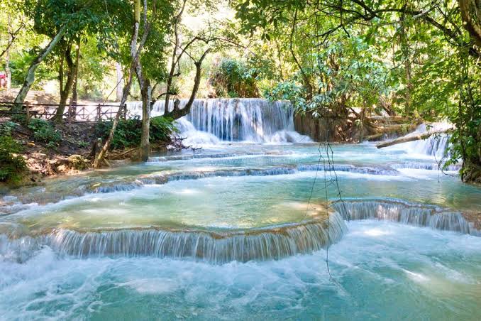 ผลการค้นหารูปภาพสำหรับ น้ำตกตาดกวางสี"