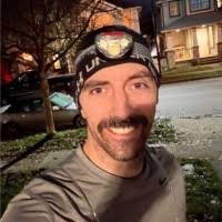 100+ perfiles de «Falk»