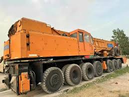 Kato NK1600 Truck Crane