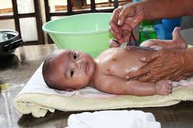 You don't need to bathe your baby every day. How To Choose The Best Baby Massage Oil