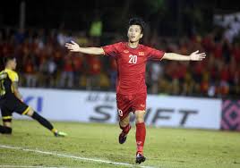 Pha phối một chạm giữa văn đức, quang hải và công phượng trong cấm địa indonesia bất thành, khi đường chuyền cuối của văn đức bị hậu vệ indonesia phá ra. Tháº§y Park Co Quan Bai Táº©y Nay Ä't Viá»‡t Nam Tá»± Tin Ä'áº¡i Cong Cao Thanh