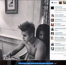 Selena gomez *finally* revealed what she was doing during her ex justin bieber 's wedding in south carolina to hailey baldwin. Verraterisches Foto Auf Twitter Justin Bieber Und Selena Gomez Wieder Ein Paar Welt