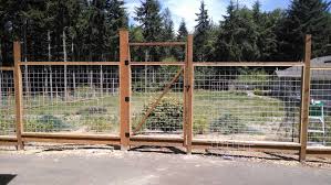 4 Foot Black Chain Link Fence Gate 6 Ft Welded Wire Fence With Walk Gate Under Construction Wire Fence Welded Wire Fence Hog Wire Fence