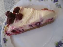 Himbeeren erhalten sie das ganze jahr über im supermarkt oder auf dem wochenmarkt. Sonntagskuchen Weisse Schokolade Himbeer Cheesecake