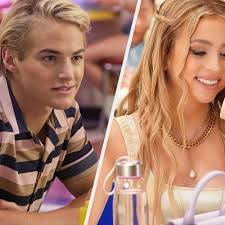 Saved By The Bell Reboot Cast Ages In Real Life