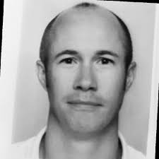 En rejoignant Orange en 2023, je savais ce que je voulais faire et, en  accord avec les valeurs du groupe, c'est avec une immense joie que je  rejoins la grande aventure de