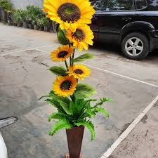 Rangakaian bunga plastik menjadi pilihan sebagai hadiah yang juga berfungsi sebagai hiasan. Jual Bunga Matahari Bunga Sudut Ruangan Kota Bekasi Qilue Shops Tokopedia