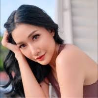 Ingrid Adams's Instagram, Twitter & Facebook