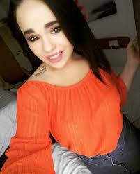 Chantel Burke's Instagram, Twitter & Facebook