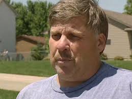 Money, tangled relations center of ex-officer's murder case