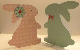 Pour réaliser ces lapins, vous pouvez utiliser des serviettes de table en papier, du papier crépon, une feuille de papier décorative ou d'emballage. Tutoriel Gratuit Le Lapin De Paques