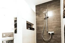 Badezimmer Braun Weiss Badezimmer Braun Weiss Badezimmer Braun Weiss Modern Badezimmer Fliesen Braun Weiss Bad Badezimmer Braun Badezimmer Badezimmer Mobel Weiss