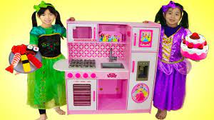 Uncle k gave emma the new kitchen toy and chef's costume to wear. Emma Jannie Pretend Play Food Cooking Competition W Cute Kitchen Kid Toys Youtube