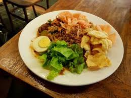 Penasaran bagaimana cara memasak resep gado gado siram betawi ini? Gado Gado Ala Kafe Betawi Review Genggrogol Di Restoran Kafe Betawi Slipi