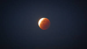 Voici la signification de l'éclipse lunaire du 26 mai 2021: Les Habitants Du Pacifique Ont Pu Admirer Une Super Lune Et Une Eclipse Totale