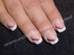 Vous aussi, vous avez des dizaines de vernis à ongles alignées dans la salle de bain et au moins cinq crèmes pour les mains différentes ? Photos Images Ongles Estheticienne Lyon