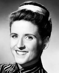 📌 Ann B. Davis, best known for her role as Alice