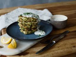 Romanesco Puffer Mit Krauterdip Rezept Mit Video Kitchen Stories Recipe Herb Dip Recipe Romanesco Recipes