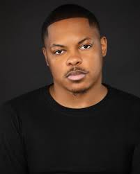 New movie 🎥 #PeopleMoverz starring @xavier_jovan23 @mariyaaa___ & me  coming soon 🔥 from @urbancineplexcom #explore #explorepage #detroit  #explorepage✨ #exploremore #movies #fypage