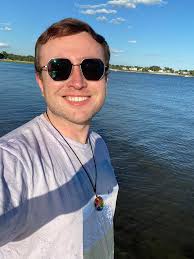 Wearing glasses makes her look sexier. #batmanreturns #jnd #kstoystory