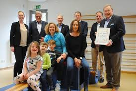 Lions Club Essen Ruhrtal Ubergab 20 Spende An Das Vkj Kinderhaus Kleine Fusse In Freisenbruch Lowenherzen Fur Kleine Fusse Essen Sud