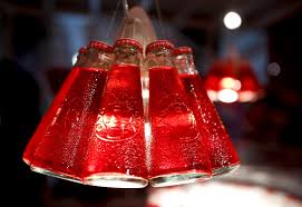 Camparisoda è l'aperitivo pronto da bere, monodose a moderata gradazione alcolica (10% vol), dal gusto unico e inimitabile, ottenuto dalla perfetta miscela di campari e soda. Campari Soda Ingredienti Gradazione E Cocktail Piu Famosi Caffe Portofino