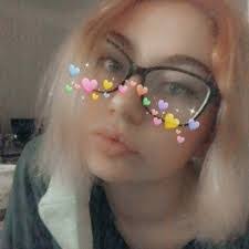 Amber Laing's Instagram, Twitter & Facebook