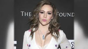 She is of italian descent and has a brother named cory, who is a decade younger. Alyssa Milano Opens Up About Battle With Covid 19 Video Abc News
