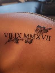 Ver más ideas sobre tatto numeros romanos, números romanos, disenos de unas. 4 Disenos Y Tipos De Numeros Romanos Para Tatuajes Catalogo De Tatuajes Para Hombres Tatuajes Numeros Romanos Tatuajes Delicados Femeninos Tatuajes Discretos