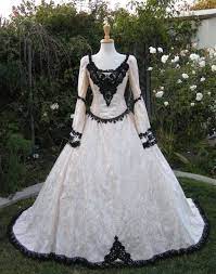Il Fullxfull 119438637 Jpg Jpeg Image 499x632 Pixels Scaled 99 Renaissance Wedding Dresses Renaissance Fashion Gothic Wedding Dress