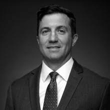 Sara Batt's Instagram, Twitter & Facebook