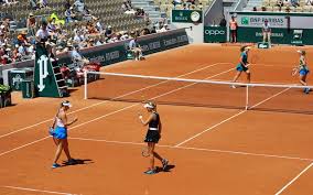 Winner france's luca van assche, right, and compatriot arthur fils hold their trophy after their boys final match of the french open tennis tournament at the roland garros stadium saturday, june 12, 2021 in paris. Roland Garros 10 Photos De La Victoire De Kiki Mladenovic En Double Le Parisien