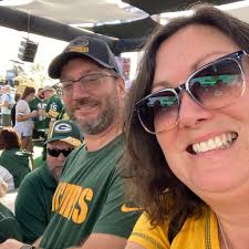 How to find camping sites near Yellowstone National Park?