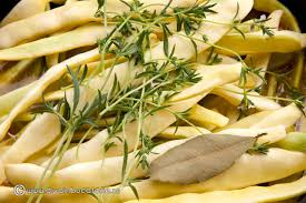 O mancare de sezon, cu pastai de fasole, simpla si gustoasa! Mancare De Fasole Pastai Galbene Cu Suc De Rosii Diva In Bucatarie