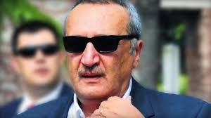 Mehmet ağar, yenipazar k1 tipi cezaevi'ne girerken yaptığı açıklamada kimseye kırgınlığım yok dedi. Mehmet Agar The Deep Voice Of The State