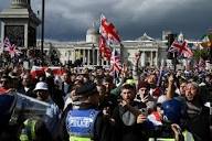 London: Đụng độ căng thẳng giữa người biểu tình và cảnh sát