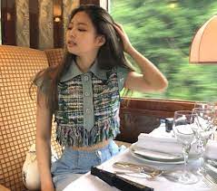 韓媒封她 人間香奈兒 22歲jennie渾身散發超強烈魅力 udnstyle blackpink jennie blackpink fashion kim jennie