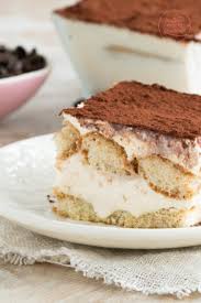 6.den kuchen vom blech nehmen, und auf eine kuchenplatte legen. Einaches Klassisches Tiramisu Backen Macht Glucklich