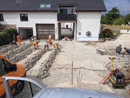 English words for haus include house, home, building and home garden. Asphalt Bau Chemnitz Abc Tief Und Strassenbau Gmbhdie Einfahrt Am Haus Ist Das Synonym Fur Nachhausekommen Asphalt Bau Chemnitz Abc Tief Und Strassenbau Gmbh