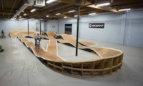 The Great Indoors Exploring The Wasatch Indoor Bike Park Fahrrad Parken Cruiser Fahrrad Fahrrad