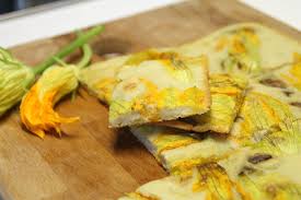 Pastella fiori di zucca senza lievito. Pizza Di Pastella Con Fiori Di Zucca La Maga In Cucina