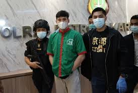 Suami nindy ayunda, askara harsono diamankan polisi di rumahnya, di kawasan pondok pinang, jakarta selatan, 7 januari 2021 lalu. Eksklusif Positif Covid 19 Suami Nindy Ayunda Dirawat Di Rs Abdi Waluyo Kumparan Com