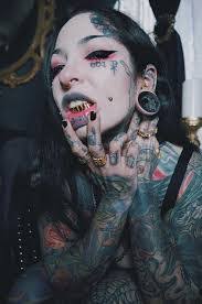 Alisha Gory's Instagram, Twitter & Facebook