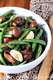 Balsamic Garlic Roasted Green Beans And Mushrooms Recipe In 2020 Green Beans Yummy Vegetable Recipes Delicious Vegetables