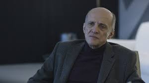 A professor of criminology tries to solve five completely unrelated murders whose only link is quotes from pythagoras. Gnwriste Toys Xarakthres Toy Eteros Egw Xamenes Psyxes Flix