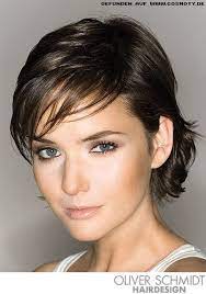 frisuren bilder stufen bob mit pony brav hinters ohr gekammt frisuren haare bob frisur stufenschnitt mit pony kurz frisuren